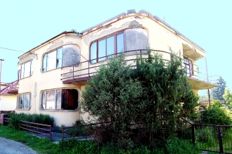 Aliens House (2012)