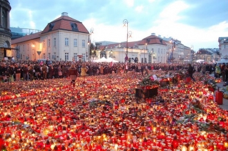 Warszawa (2010), dzień po "katastrofie smoleńskiej"